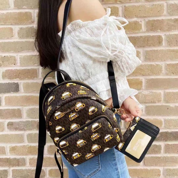 NWT Michael Kors Convertible Backpack & Cardholder - Picture 2 of 8